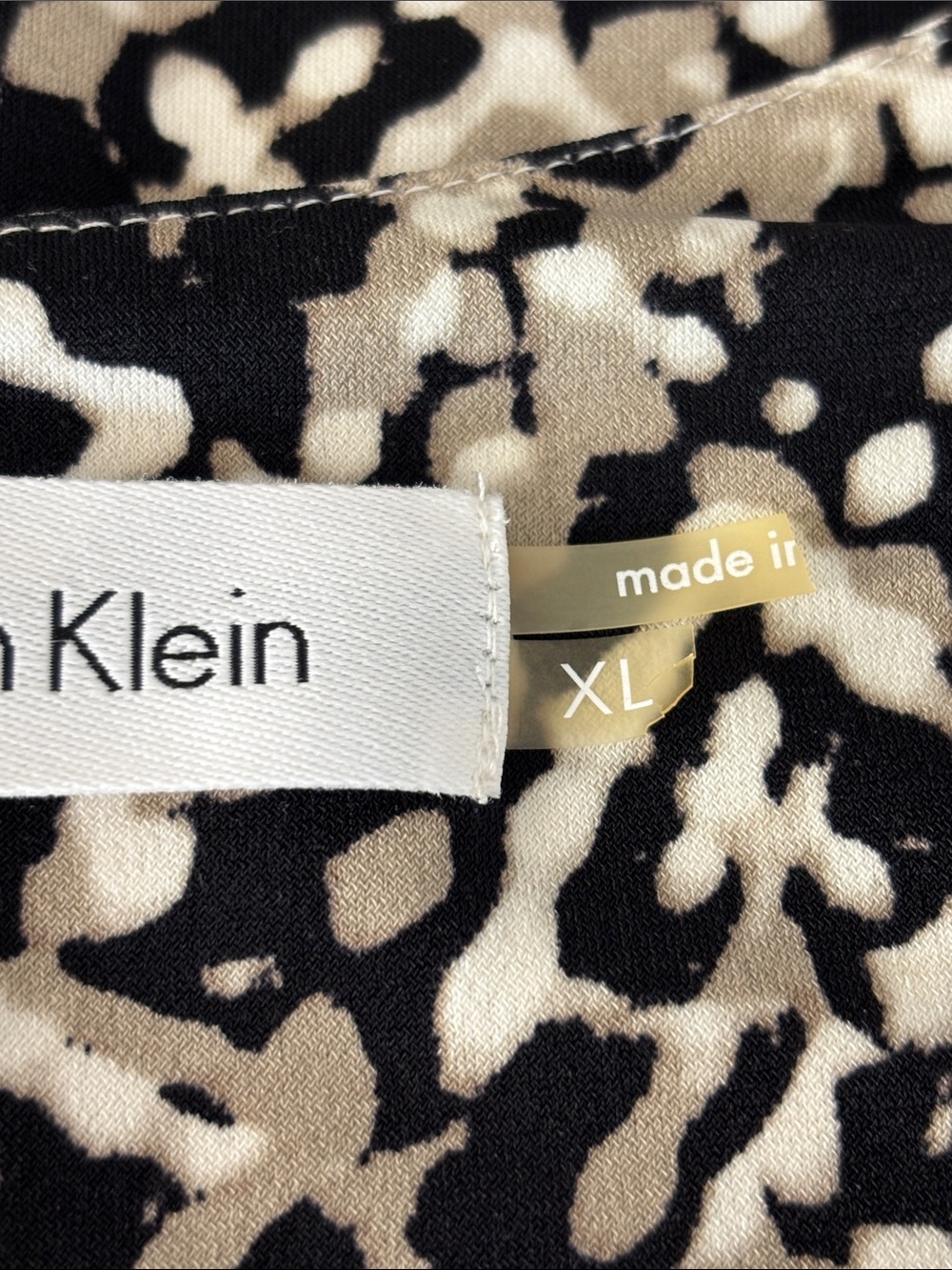 Calvin Klein Sleeveless Shell Blouse Print Black and Cream - Picture 6 of 7
